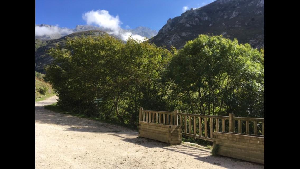 Albergue Villa De Bulnes Exteriér fotografie